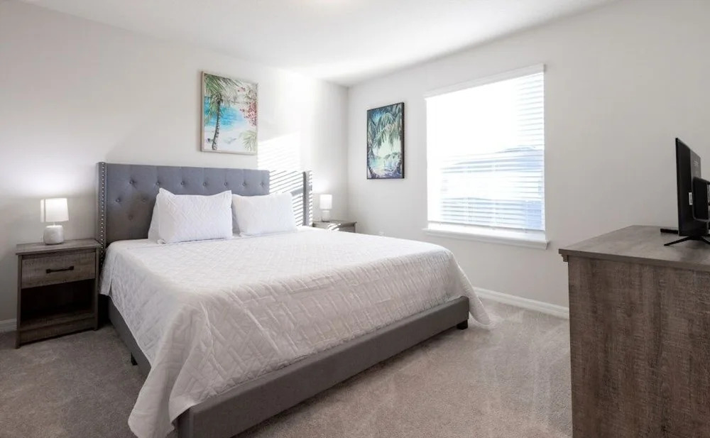 Spacious 10 Bed Pool Home With Game Room- 10 Bedroom Home by RedAwning