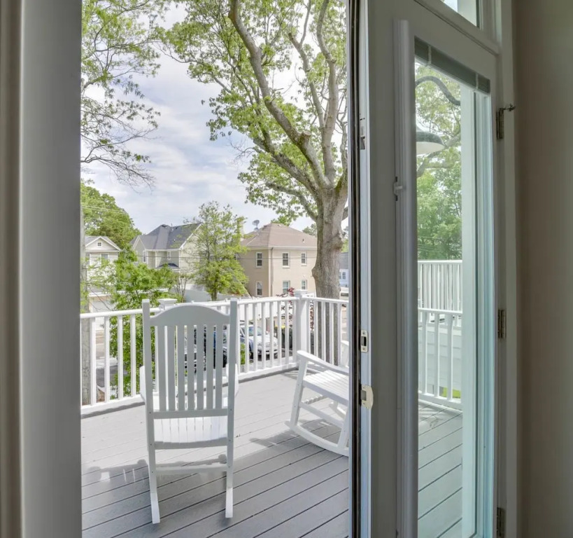 Gorgeous New Modern Farmhouse-style Townhouse Just Blocks From the Virginia Beach Oceanfront