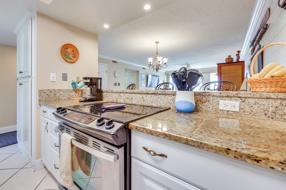 Boat, Fish & Swim: Condo on St Johns River!