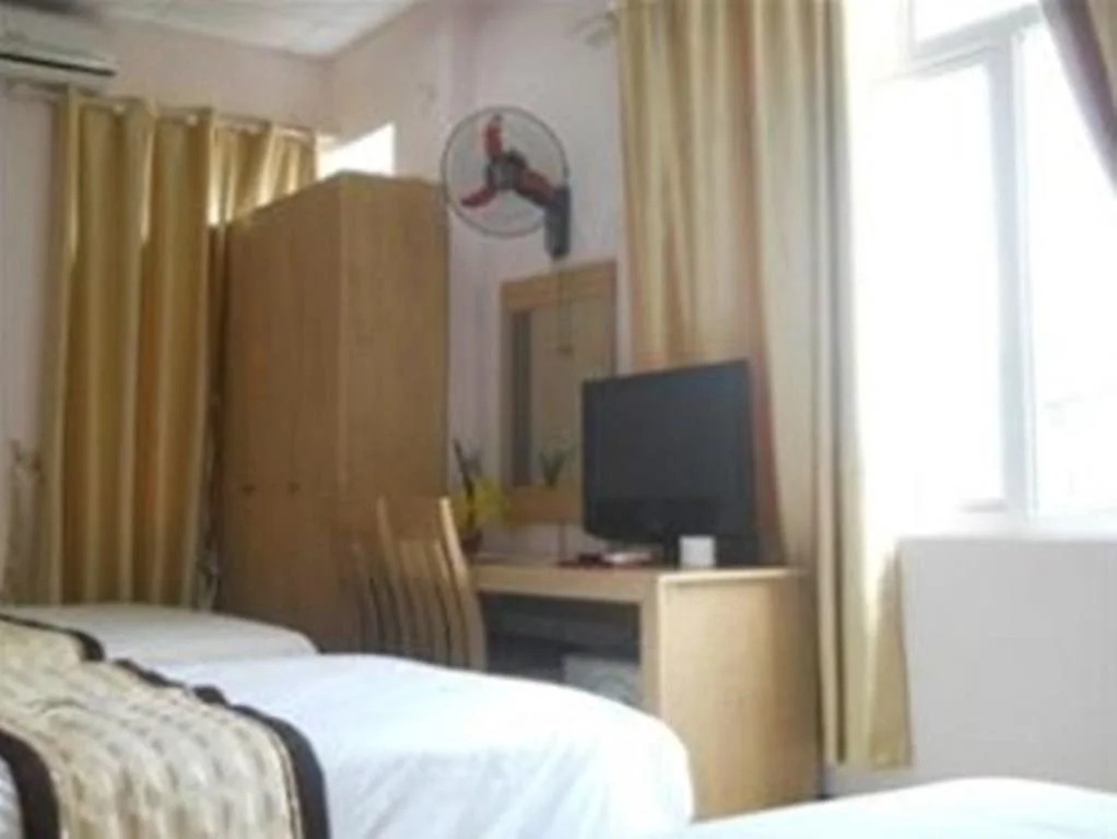 Red Hotel