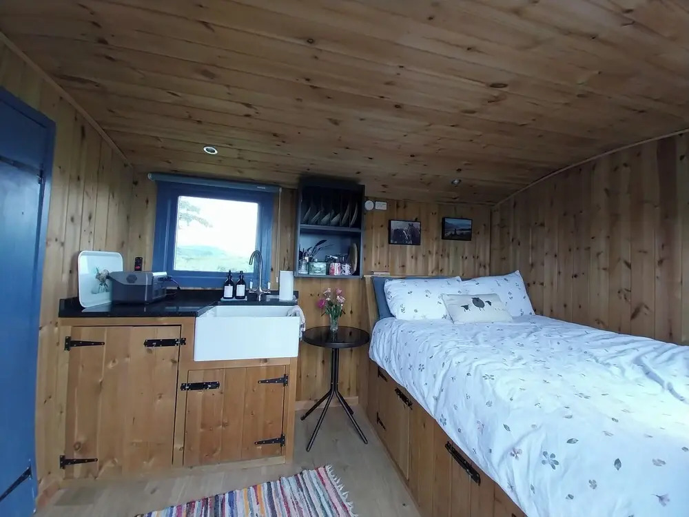 The Shearer's Hut, Sleeps 2, Wood Burner, Fire Pit