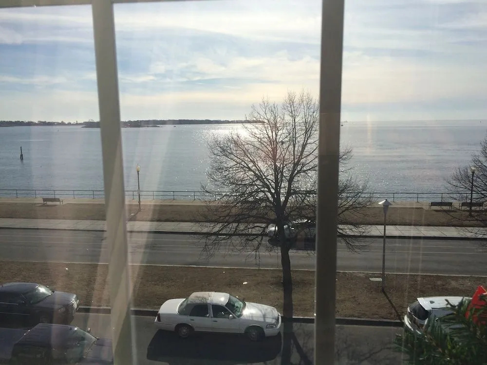 Harborview Inn