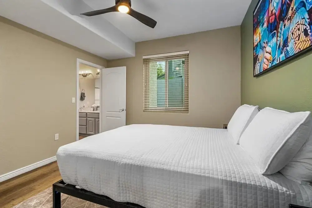Luxury Lookout Canyon 5 Bdrm Stunner W/htd Pool!