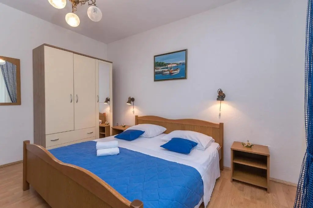 Apartments Vin - 40 m from sea