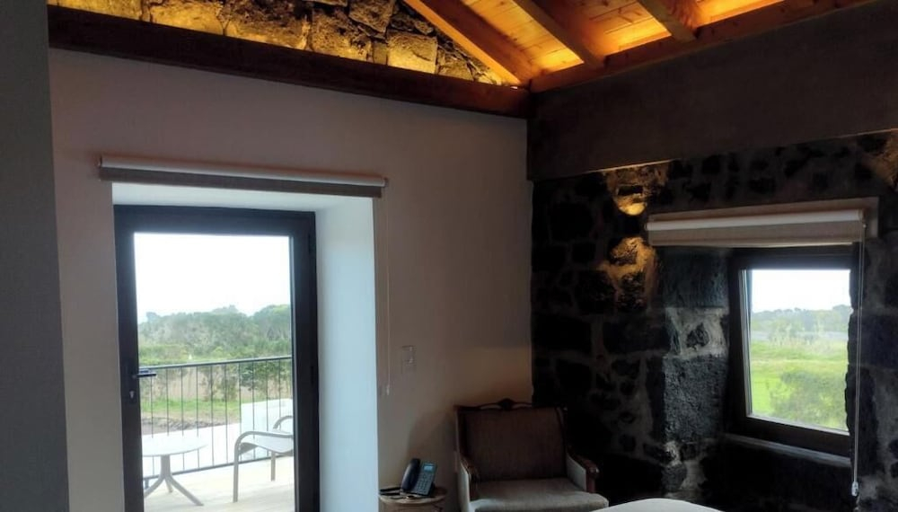 Refúgio dos Capelinhos - Villa e Suites