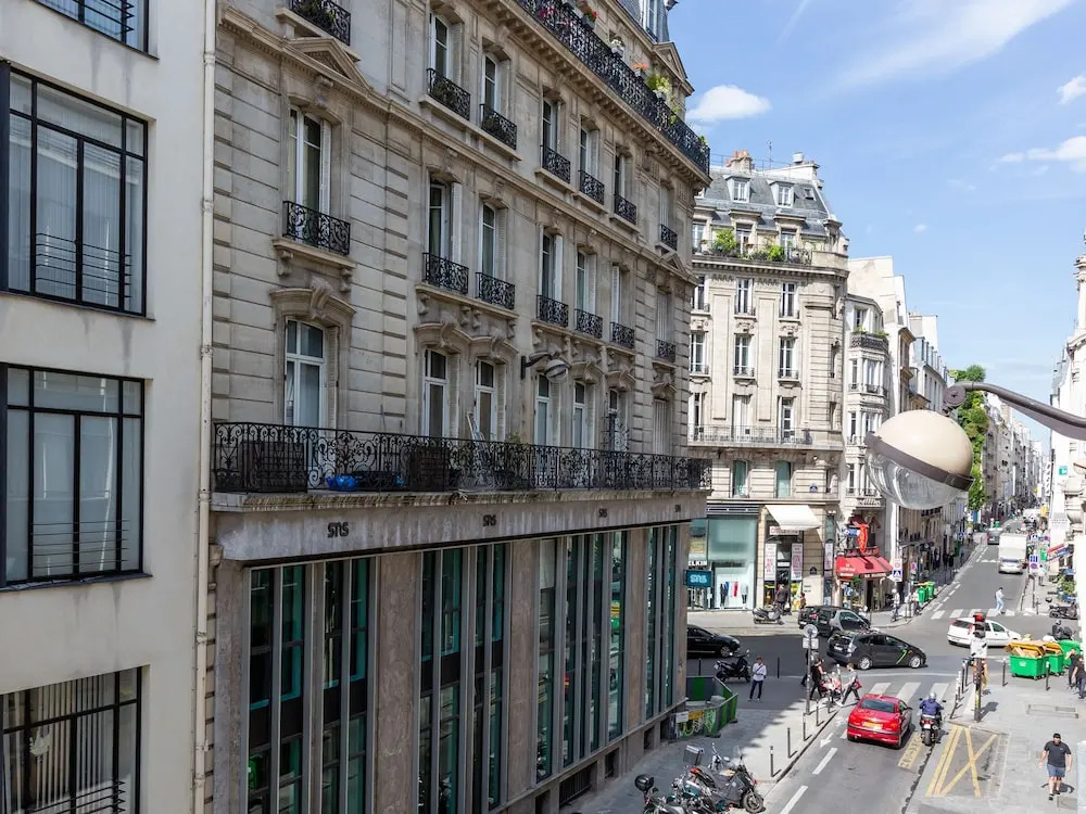 LivinParis - Luxury AC 2 & 3 Bedrooms Le Louvre