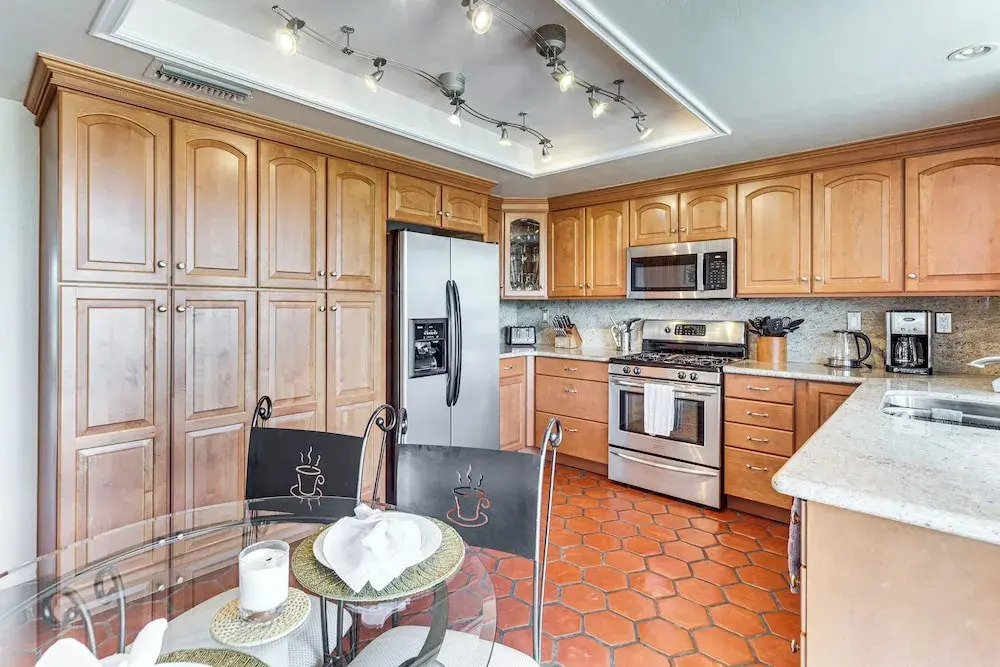 1 Mi to Shops on El Paseo: Condo w/ Pool Access!