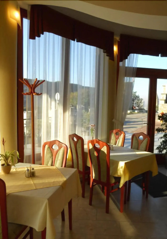 Sándor Hotel