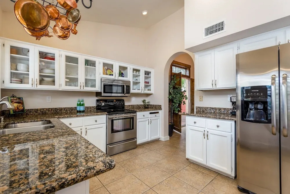 Casa Willow 4 Bedroom Home by RedAwning