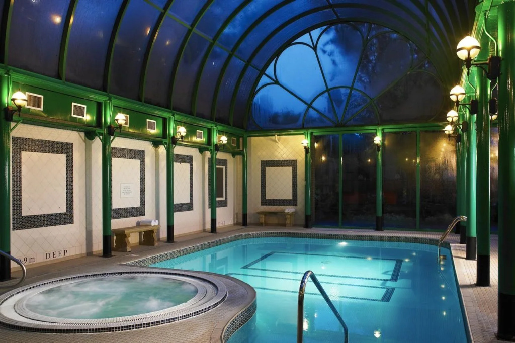 Norfolk Royale Hotel