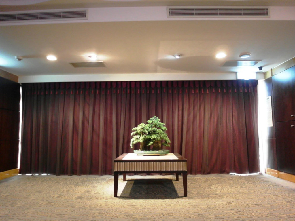 Nisus Hotel