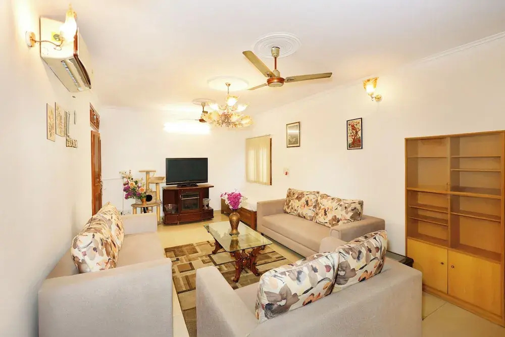 Amber Crest by Redolive10min ~airportdelhi2bhk