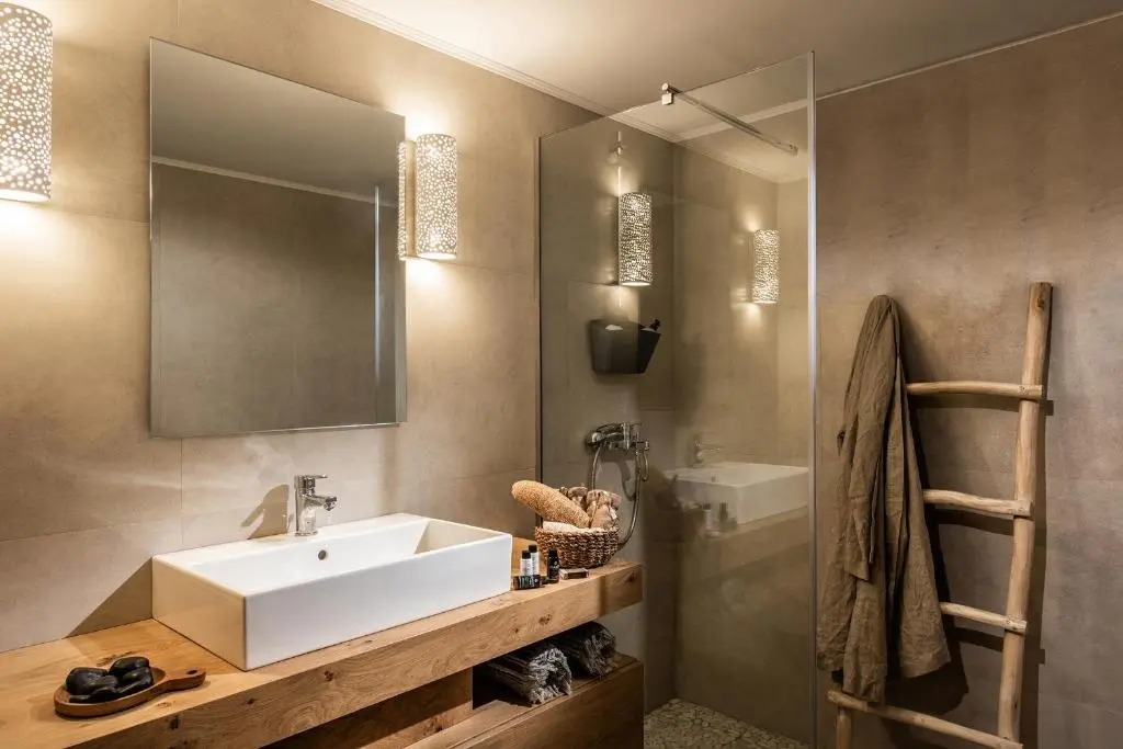 Khroma Luxury Suite 1 Beach front apartment
