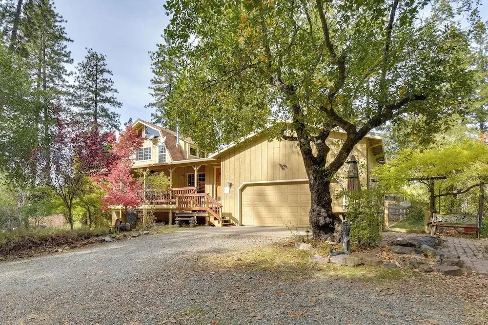 Play Golf & Unwind! Pine Mountain Lake Family Home