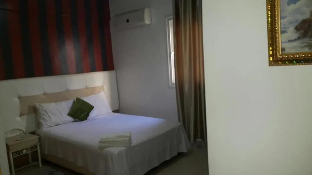 Rooms 4 Star