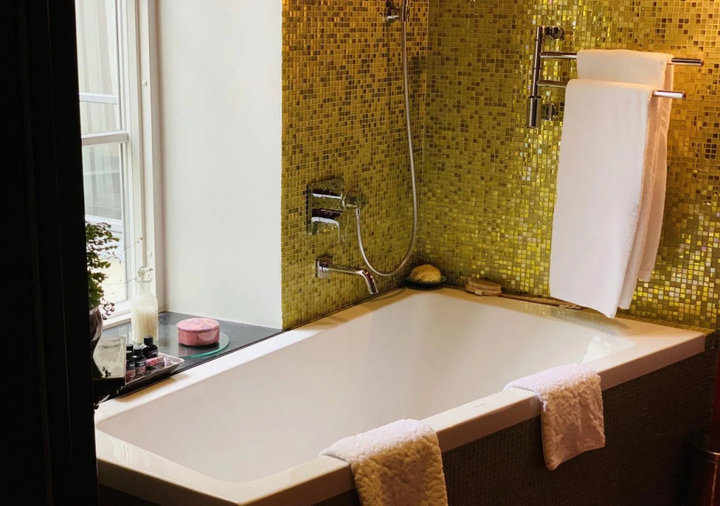 Dorsia Hotel & Restaurant
