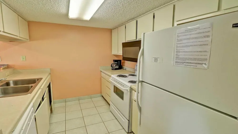107 LAS Brisas 1 Bedroom Condo