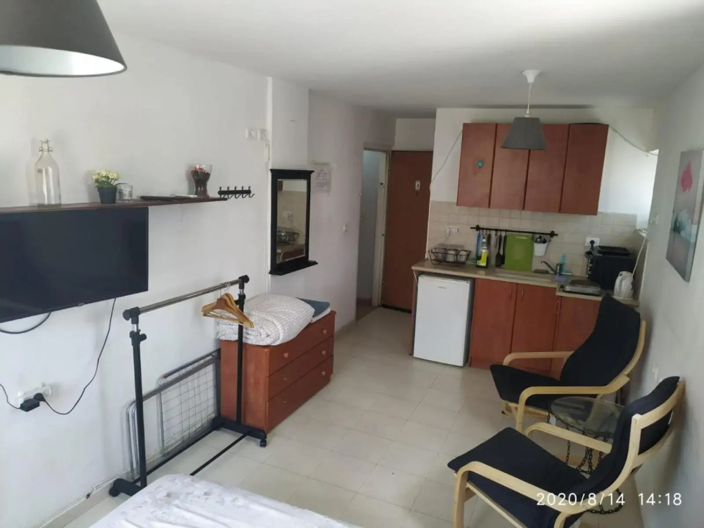 Amirs Apartments