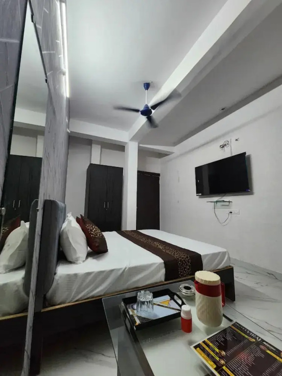 Hotel Viraj
