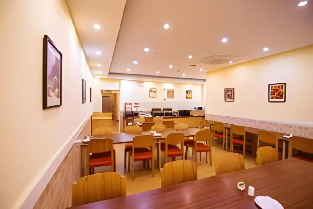 Homeinn · neo (Shanghai International Tourism Resort Xiuyan Road Subway Station)