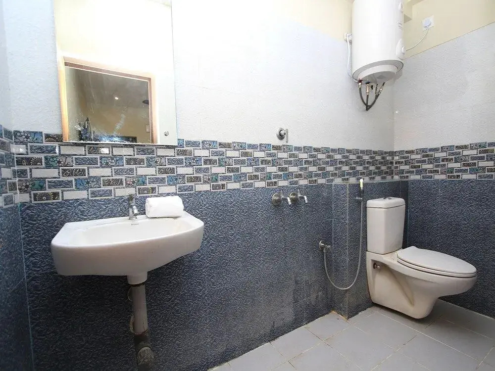 OYO Flagship 16691 Hotel Chakkaravarthi