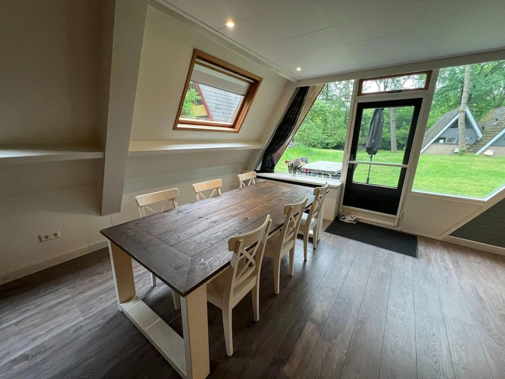 Charming Holiday Home with WiFi