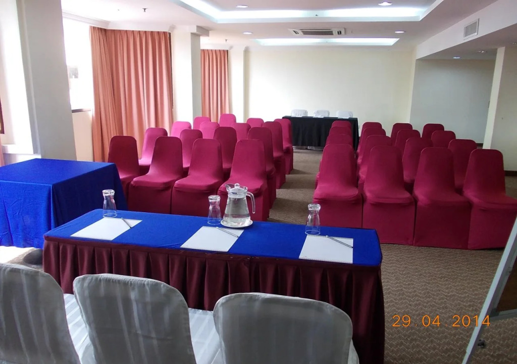 Hotel Grand Crystal