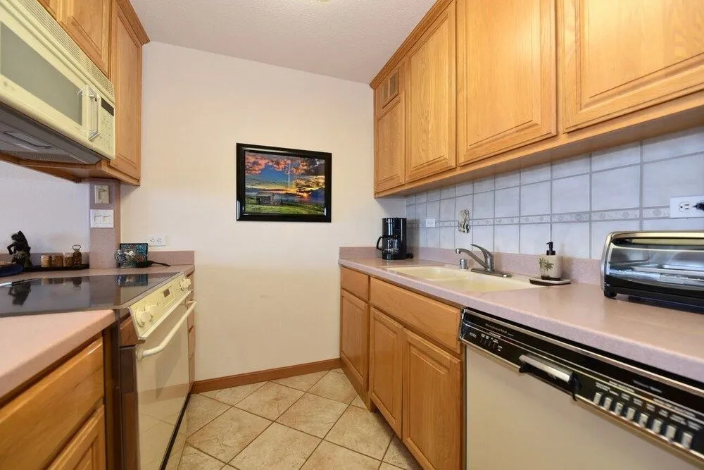 Kahana Reef 303 by RedAwning