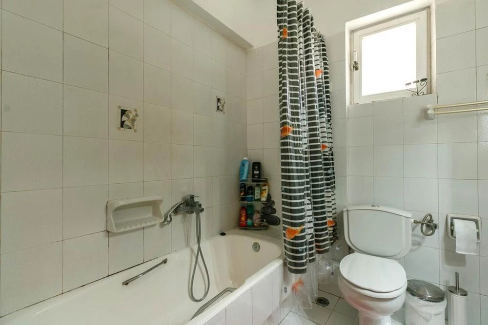 Bright And Spacious Flat, 5 Min From The Beach