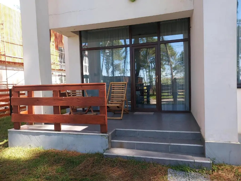 Beachfront 4-bedroom home in Kaprovani pine forest