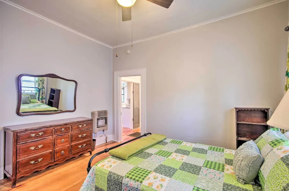 Pet-friendly Natchez Home: Walk to Downtown!