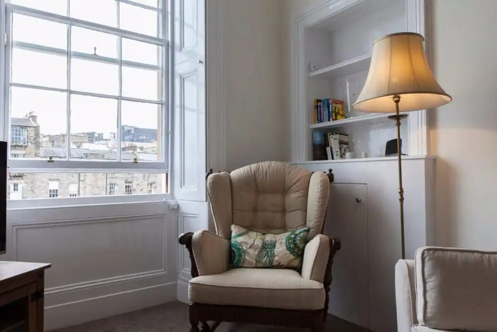 1 Bedroom Apartment In Edinburgh's New Town
