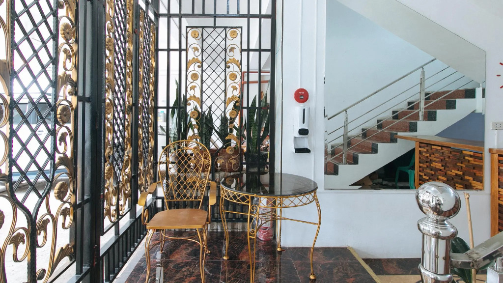 RedDoorz near LRT 2 Antipolo Station