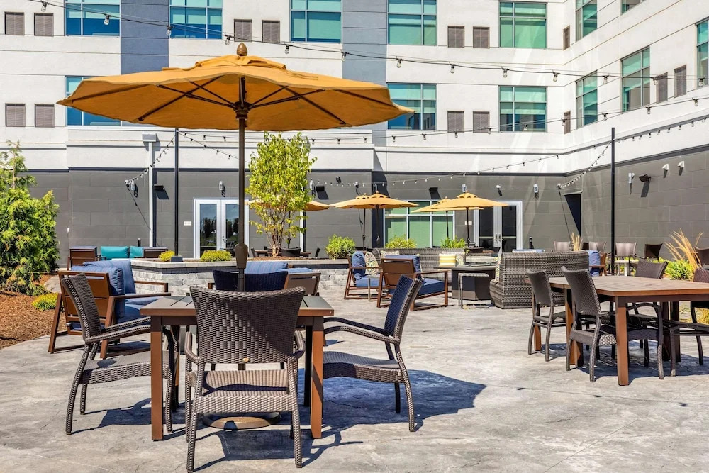 Cambria Hotel Bettendorf Quad Cities