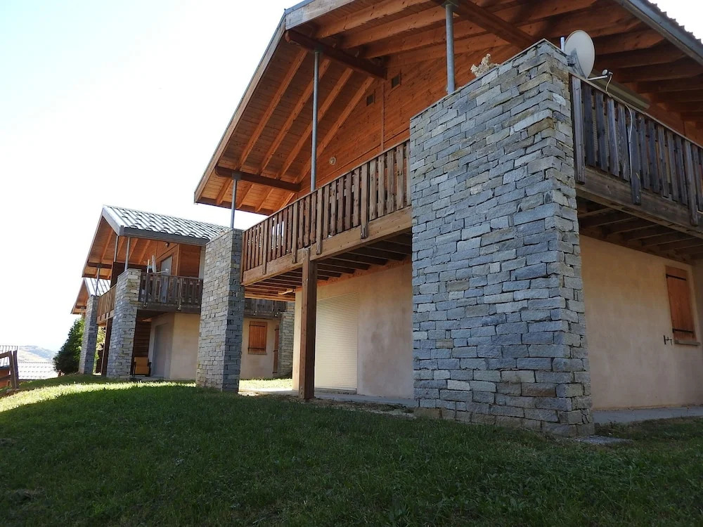 Spacious and Functional Chalet Located Close to the ski Lifts