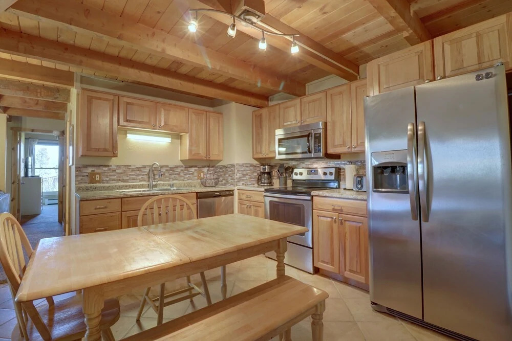 D303 Tree House 2br+loft 2ba 2 Bedroom Condo by Redawning