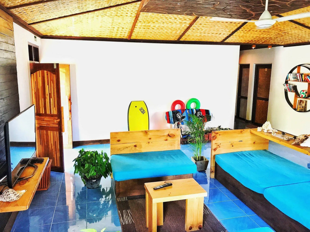 Yonder Retreat Folhudhoo