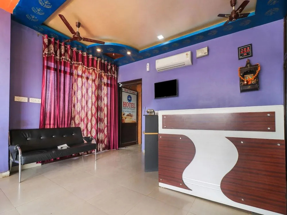 OYO 24615 Hotel Shivam Palace