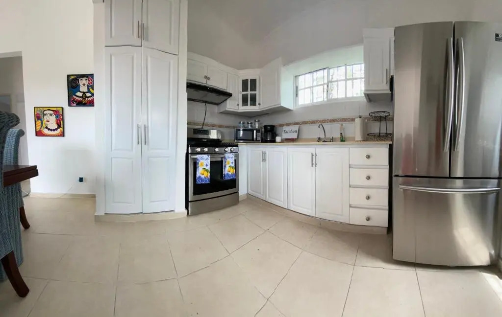 LUXURY NEW 2BDR 2BATH APT 10 Min DRIVING FROM THE AIRPORT AND BEACHES