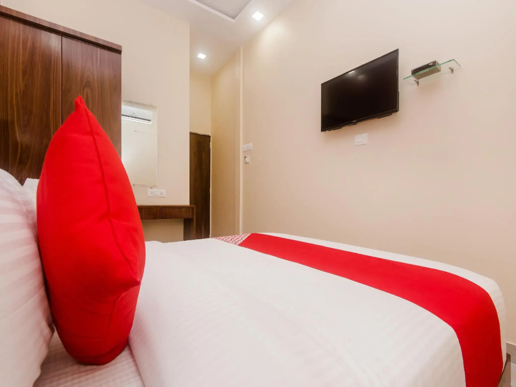 Hotel O Greenforest Near Airport Road Metro Station