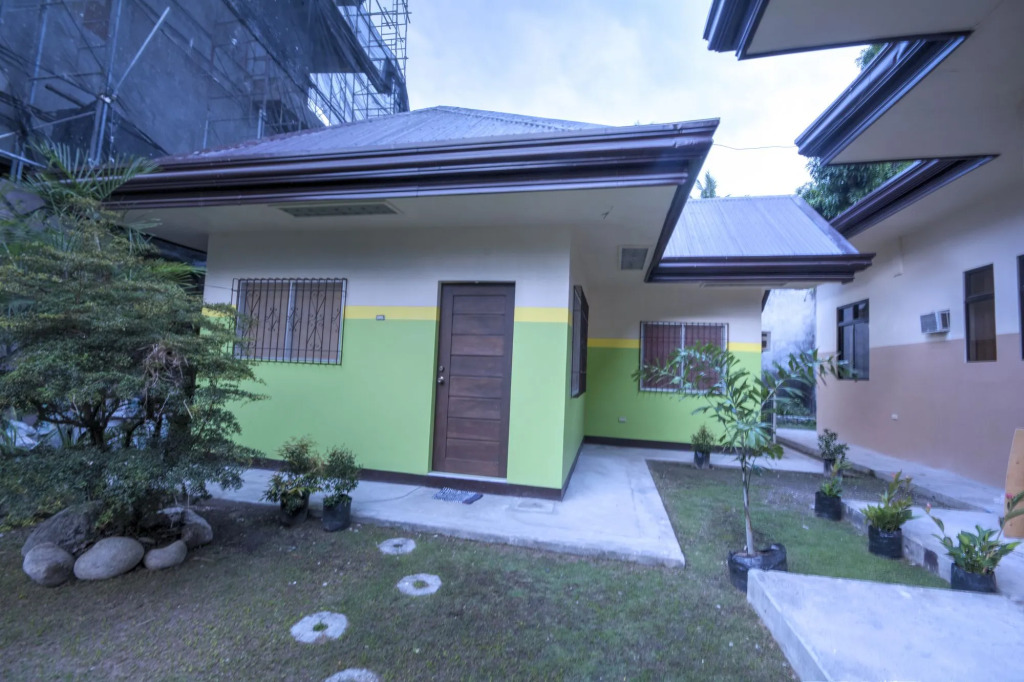Sulit Budget Hotel near Dgte Airport Citimall