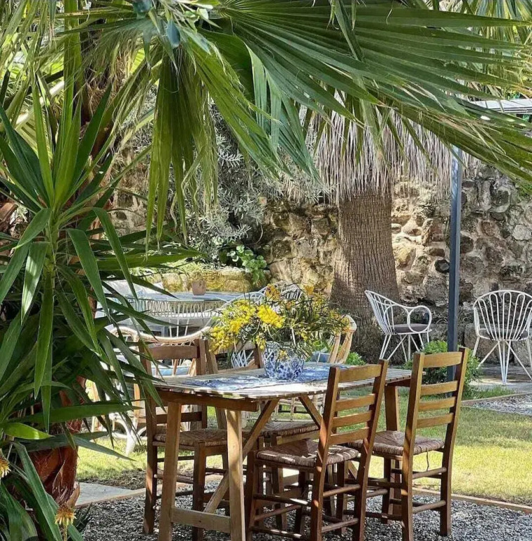 Seki̇z Oda Otel