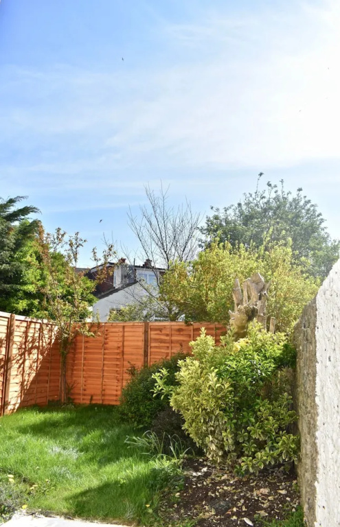 Modern 2 Bedroom Flat Near Brighton Station