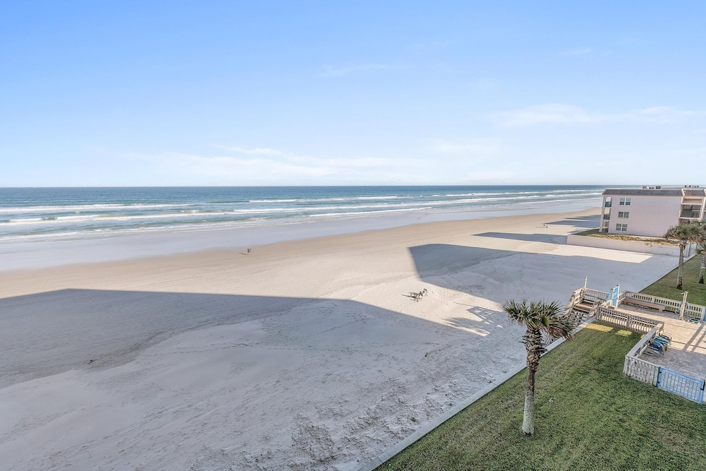 Ebb Tide 407
