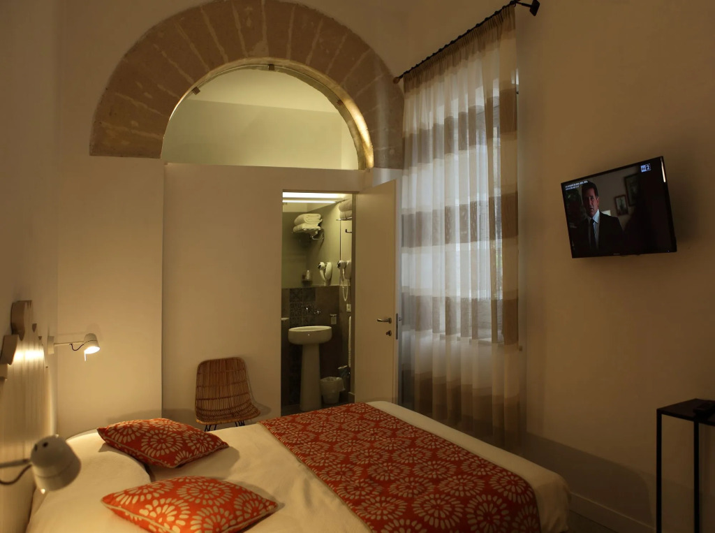 Aegusa Hotel