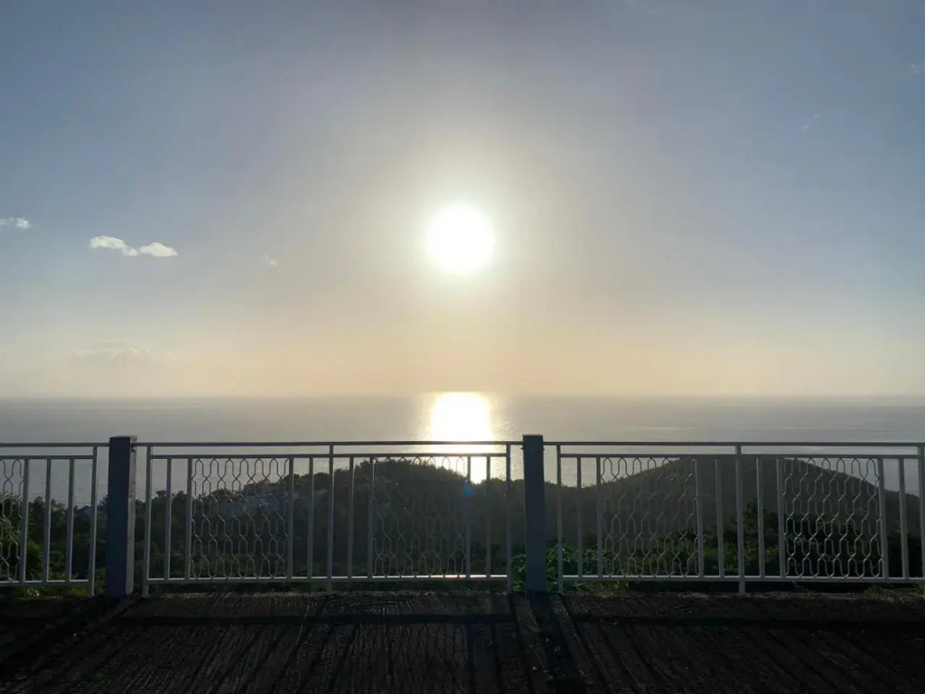 PARADIS AU SOLEIL, vue panoramique sur mer