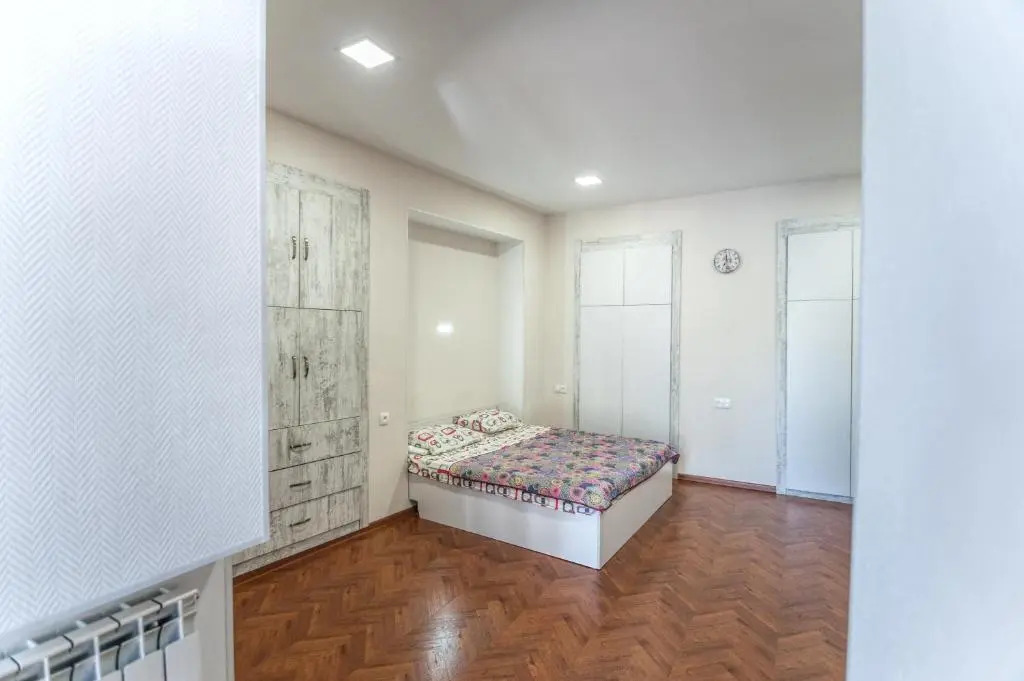 White Apartment Old Tbilisi