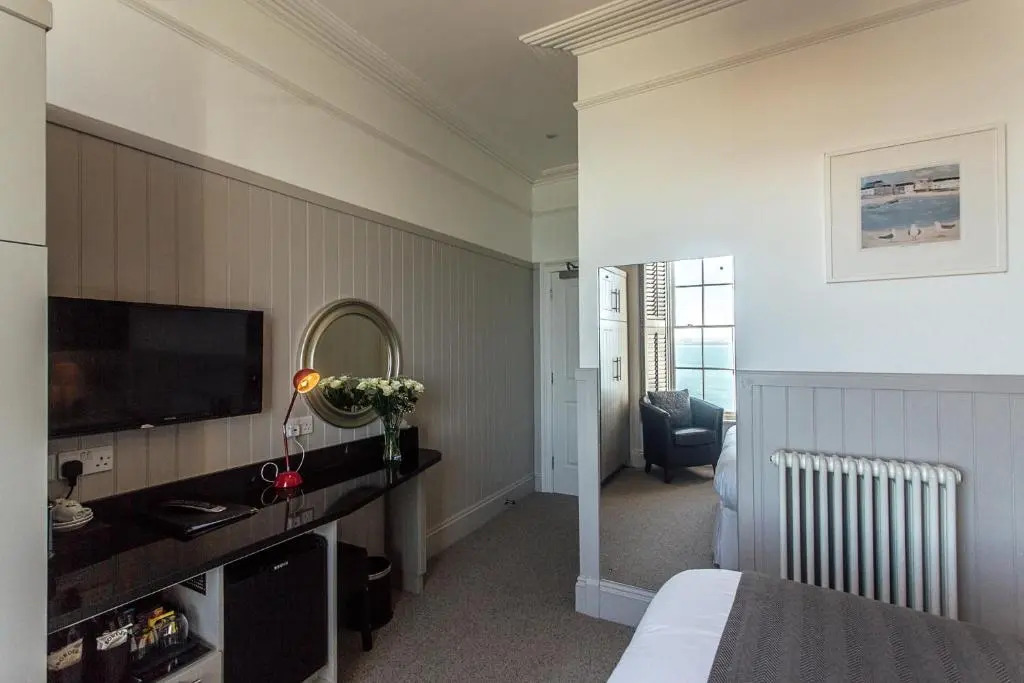 27 The Terrace