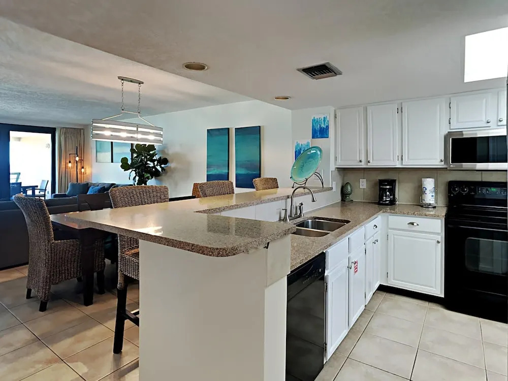 Serenity Cottage by Southern Vacation Rentals