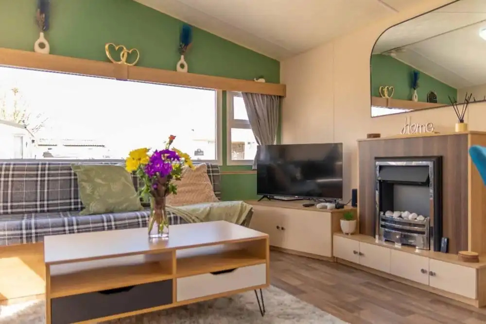 Tattershall Lakes Private Hot Tub Lodge - Sleeps 6